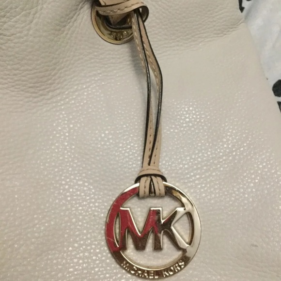 MK purse - Picture 2 of 4